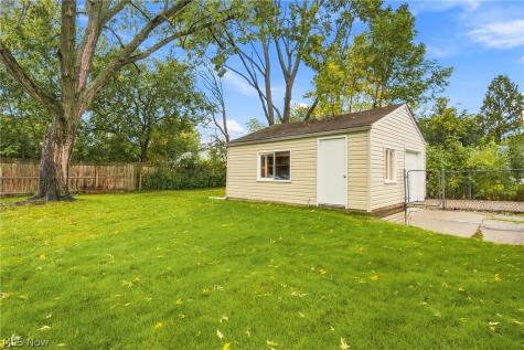 330 Roosevelt Avenue Elyria OH 44035