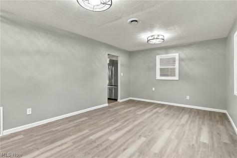 330 Roosevelt Avenue Elyria OH 44035