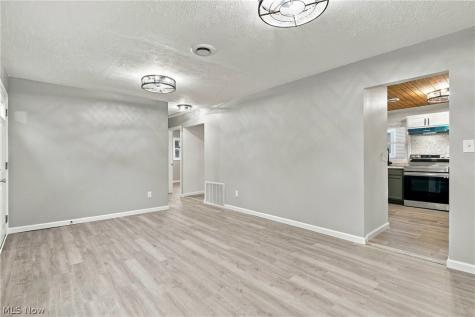 330 Roosevelt Avenue Elyria OH 44035
