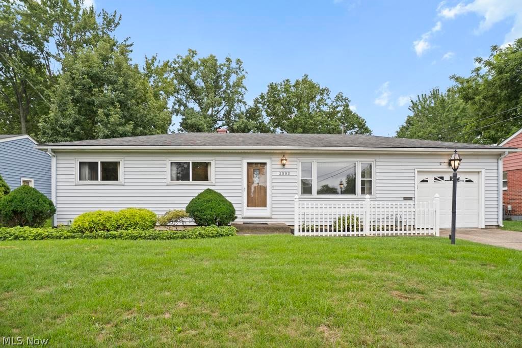 2502 Eastlawn Street Lorain OH 44052