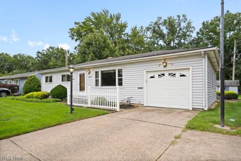2502 Eastlawn Street Lorain OH 44052