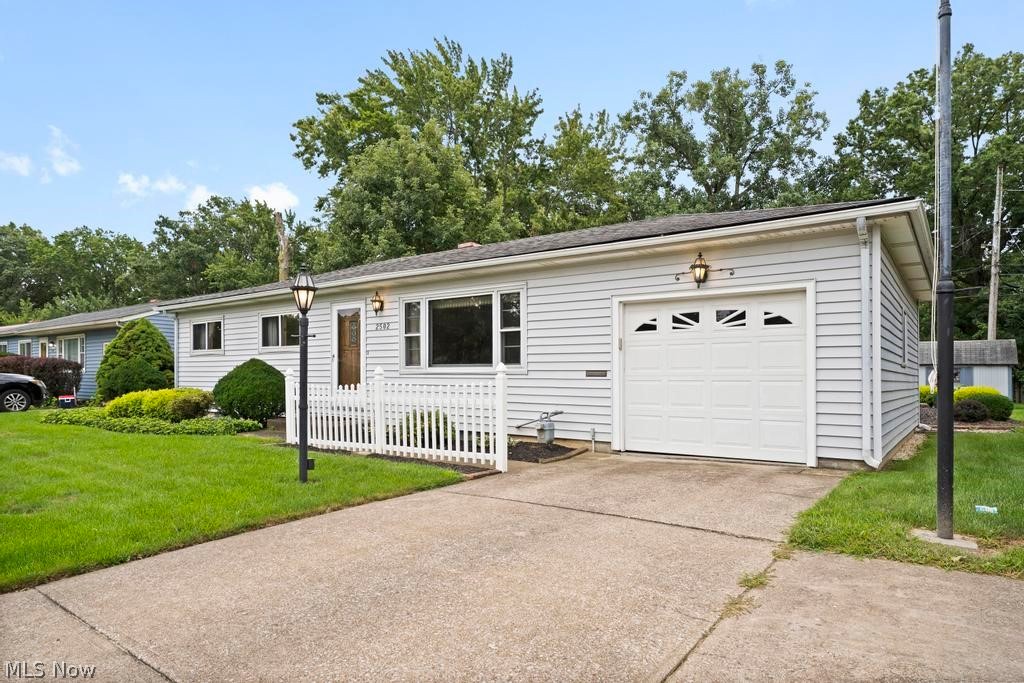 2502 Eastlawn Street Lorain OH 44052
