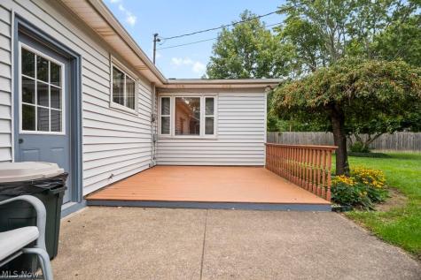 2502 Eastlawn Street Lorain OH 44052