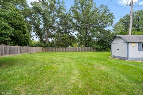 2502 Eastlawn Street Lorain OH 44052