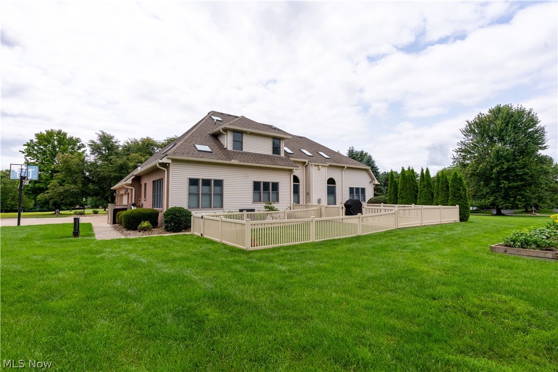 12065 Mallards Petersburg OH 44454