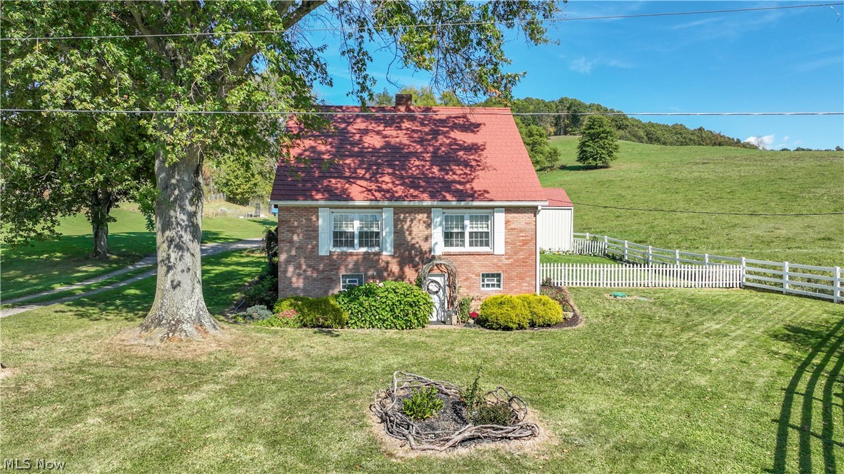 9805 State Route 250 SE Dennison OH 44621