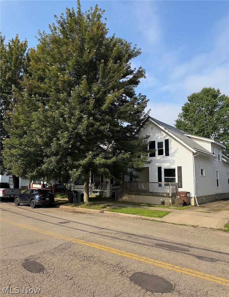 140 4th Street NE New Philadelphia OH 44663