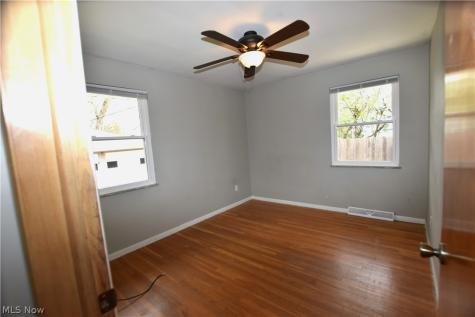 11062 Blossom Avenue Parma Heights OH 44130