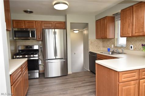 11062 Blossom Avenue Parma Heights OH 44130
