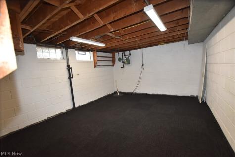 11062 Blossom Avenue Parma Heights OH 44130