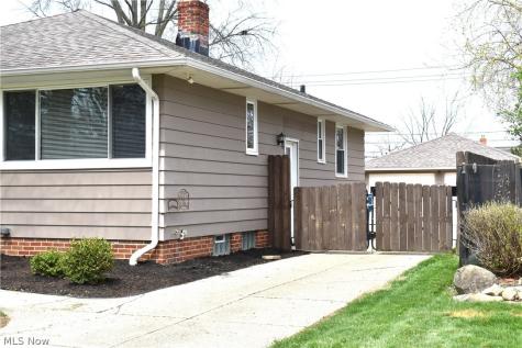 11062 Blossom Avenue Parma Heights OH 44130
