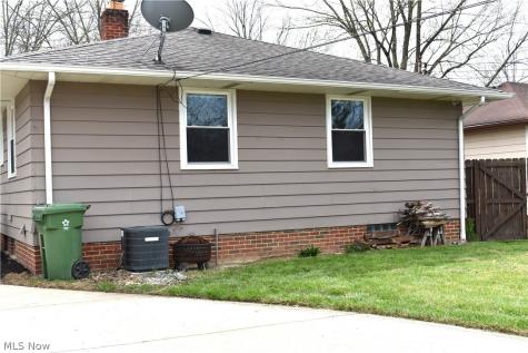11062 Blossom Avenue Parma Heights OH 44130
