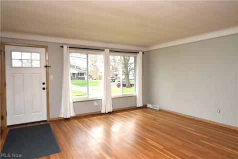11062 Blossom Avenue Parma Heights OH 44130