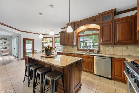2515 Holgate Road Akron OH 44313