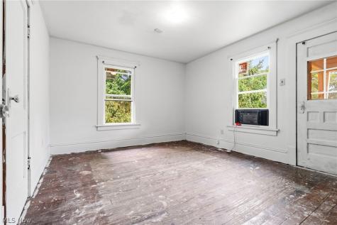 105 W Harrison Street Alliance OH 44601