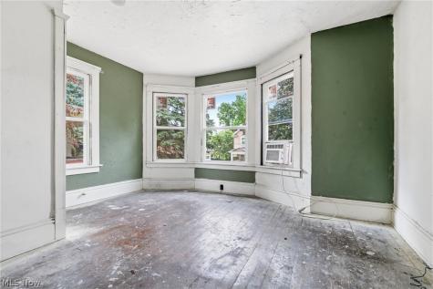 105 W Harrison Street Alliance OH 44601