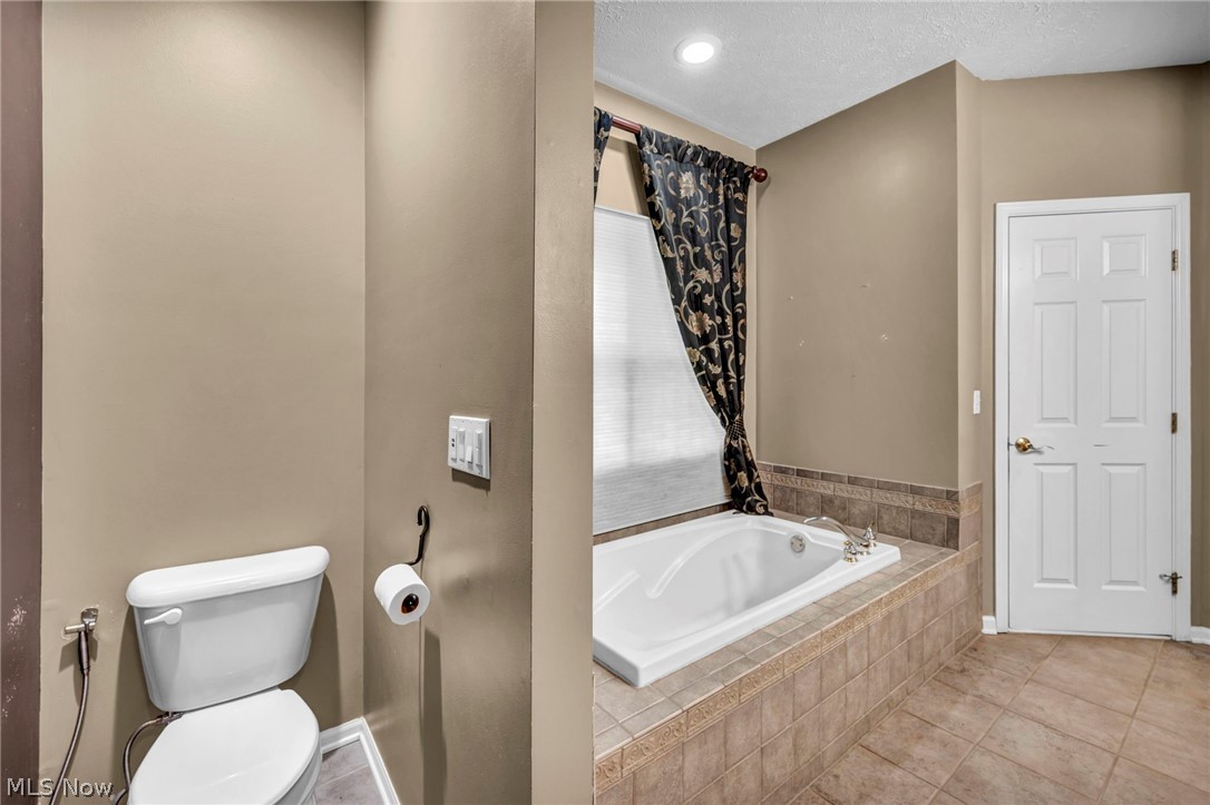 7043 Navajo Trail Solon OH 44139