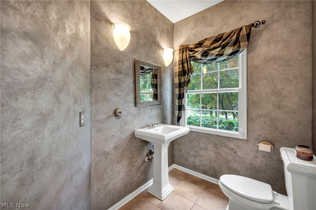 7043 Navajo Trail Solon OH 44139