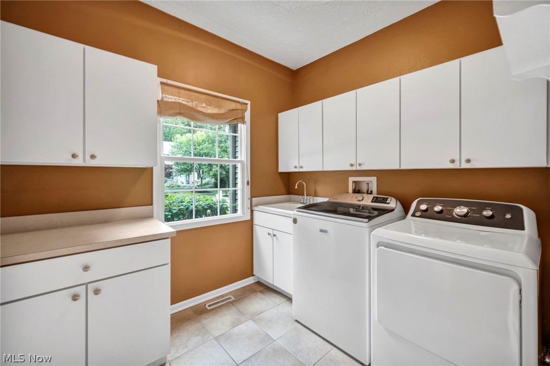 7043 Navajo Trail Solon OH 44139