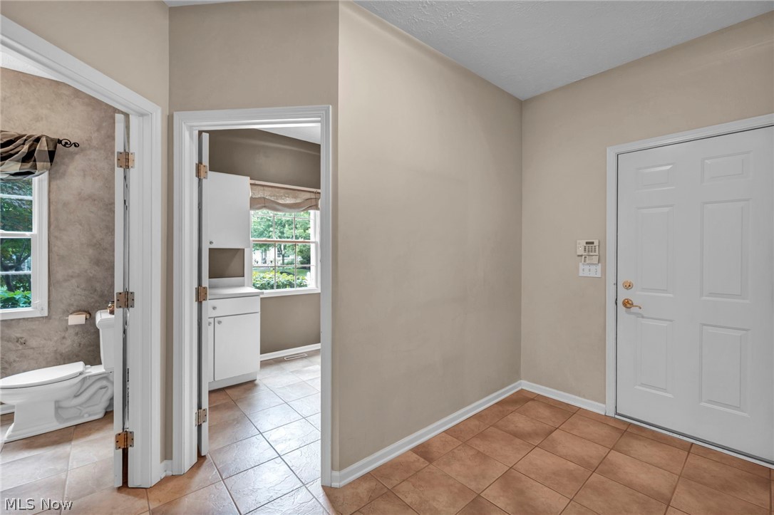 7043 Navajo Trail Solon OH 44139