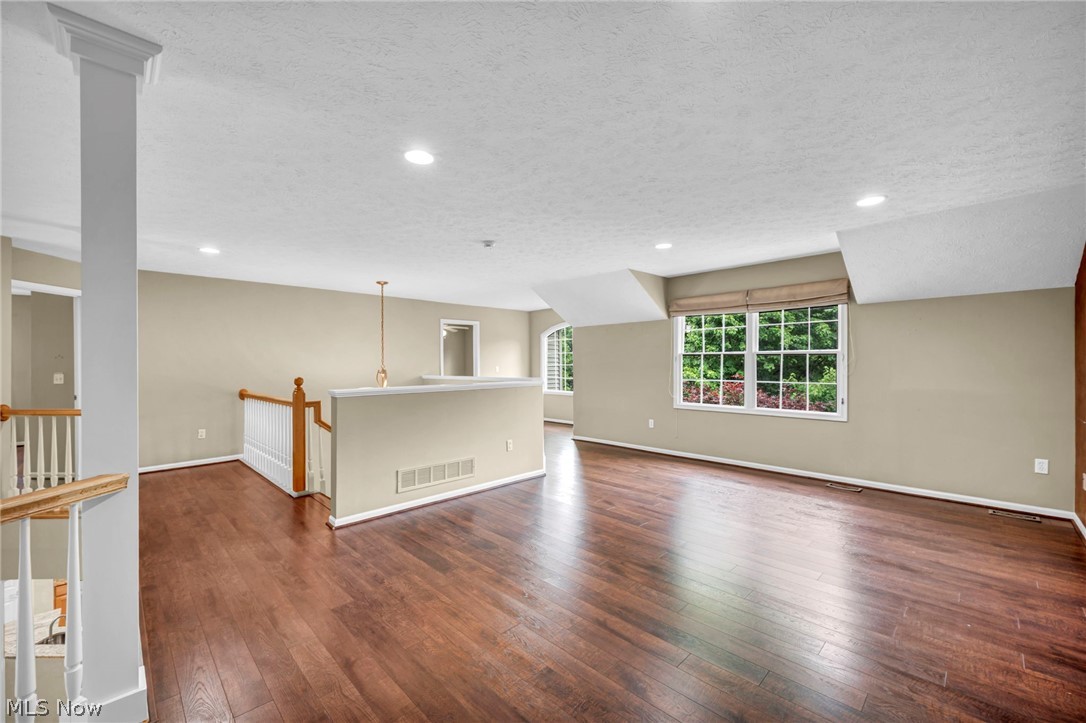 7043 Navajo Trail Solon OH 44139
