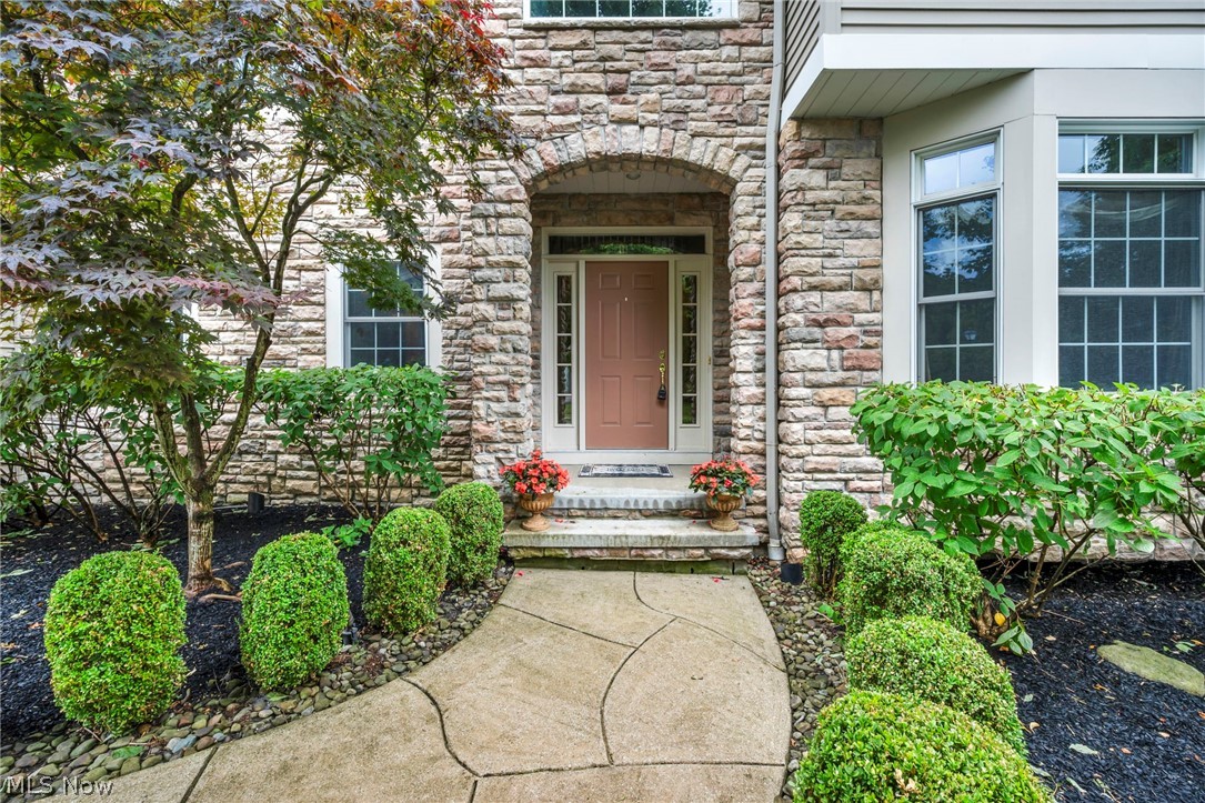 7043 Navajo Trail Solon OH 44139