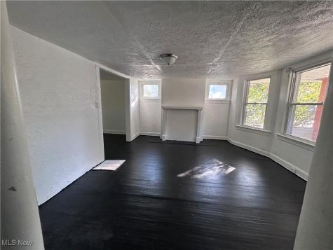 12209 Ingomar Avenue Cleveland OH 44108