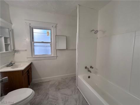 12209 Ingomar Avenue Cleveland OH 44108