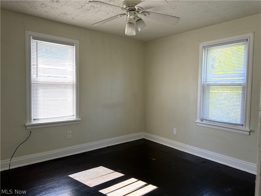 314 Adelaide Avenue SE Warren OH 44483
