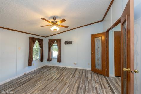 8 Schuberts Alley Olmsted Twp OH 44138