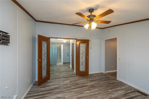 8 Schuberts Alley Olmsted Twp OH 44138