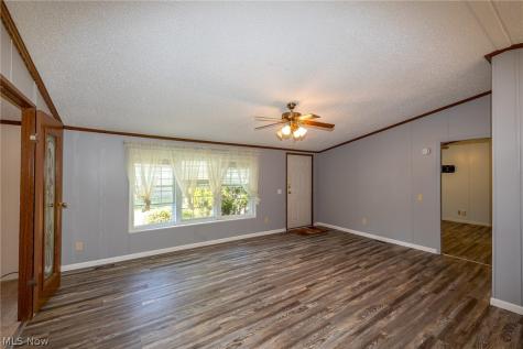 8 Schuberts Alley Olmsted Twp OH 44138