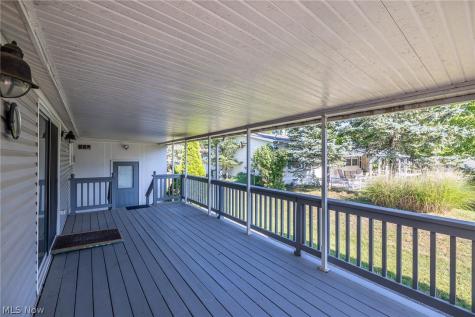 8 Schuberts Alley Olmsted Twp OH 44138