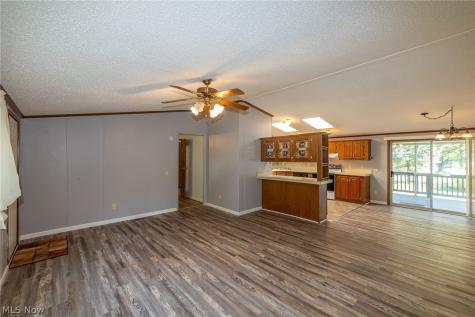 8 Schuberts Alley Olmsted Twp OH 44138