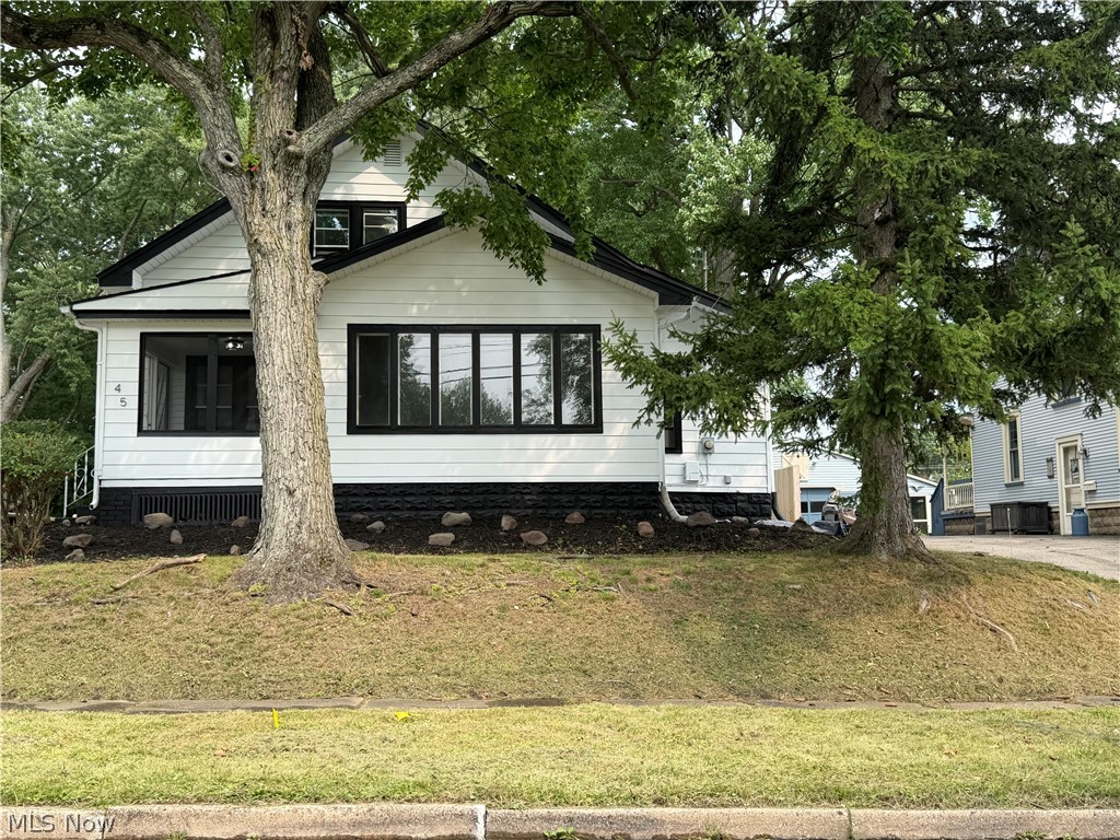 45 Summit Avenue Niles OH 44446