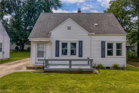 2376 Harding Road Cuyahoga Falls OH 44223