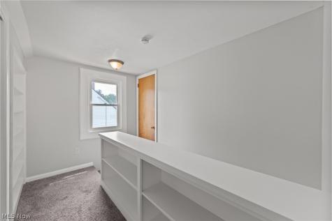 2376 Harding Road Cuyahoga Falls OH 44223
