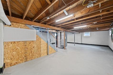 2376 Harding Road Cuyahoga Falls OH 44223