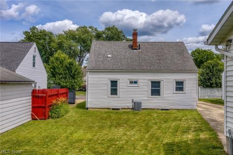 2376 Harding Road Cuyahoga Falls OH 44223