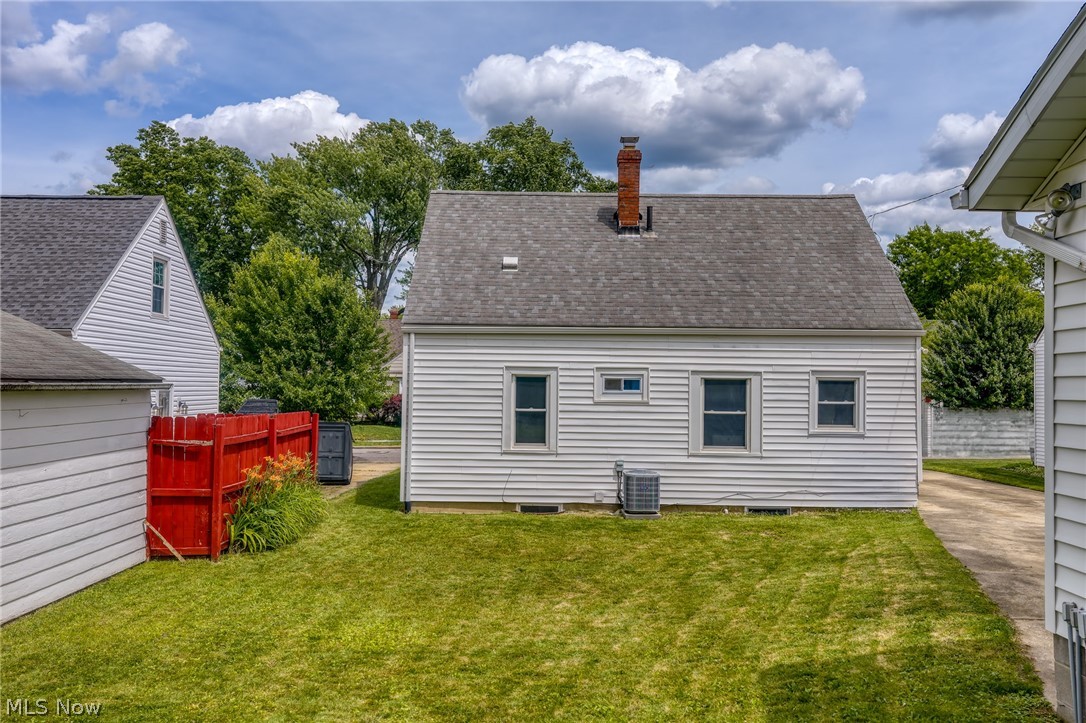 2376 Harding Road Cuyahoga Falls OH 44223