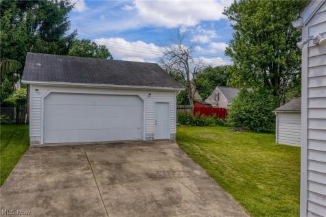 2376 Harding Road Cuyahoga Falls OH 44223