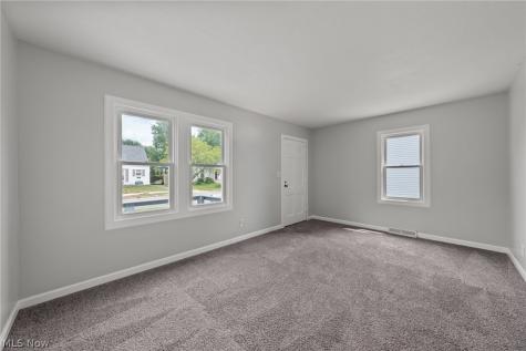 2376 Harding Road Cuyahoga Falls OH 44223