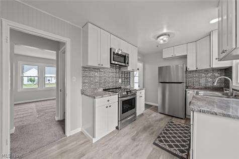 2376 Harding Road Cuyahoga Falls OH 44223