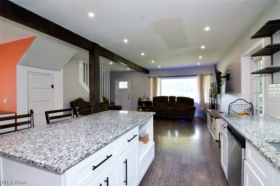 1031 E Wallings Road Broadview Heights OH 44147