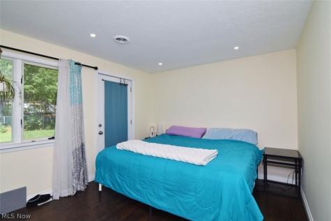 1031 E Wallings Road Broadview Heights OH 44147