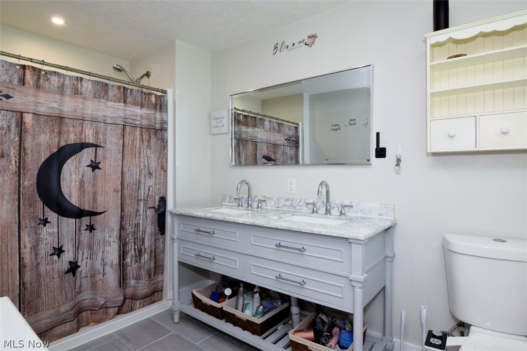 1031 E Wallings Road Broadview Heights OH 44147