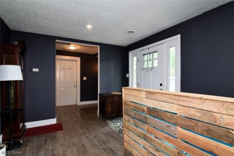 1031 E Wallings Road Broadview Heights OH 44147