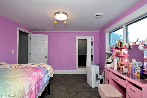 1031 E Wallings Road Broadview Heights OH 44147