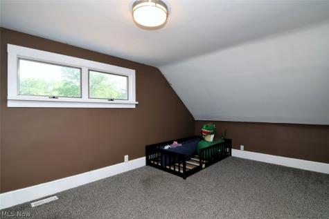 1031 E Wallings Road Broadview Heights OH 44147