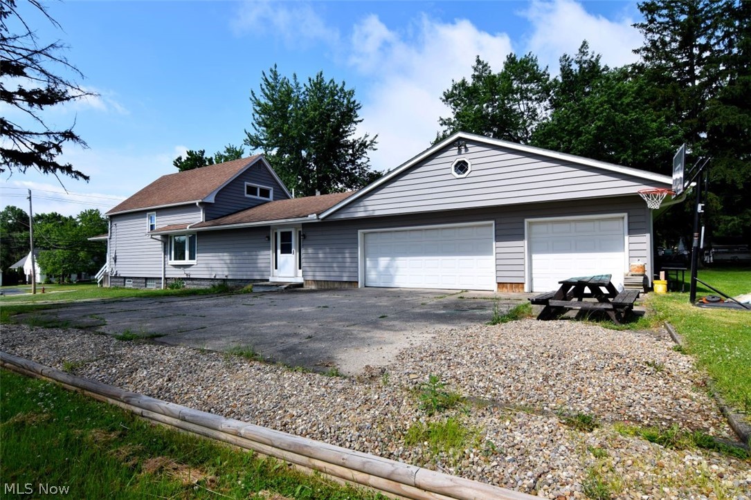 1031 E Wallings Road Broadview Heights OH 44147
